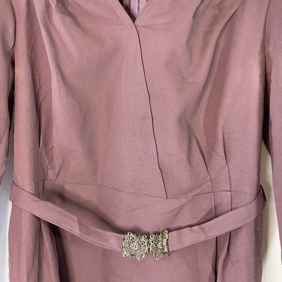 Vintage 1950s Lavender Wiggle Dress with Ornate Buckle Belt – Size Medium - Picture 13 of 16